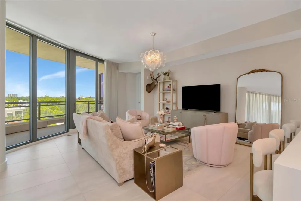 2103 BAYSHORE BOULEVARD #602 Tampa, FL 33606