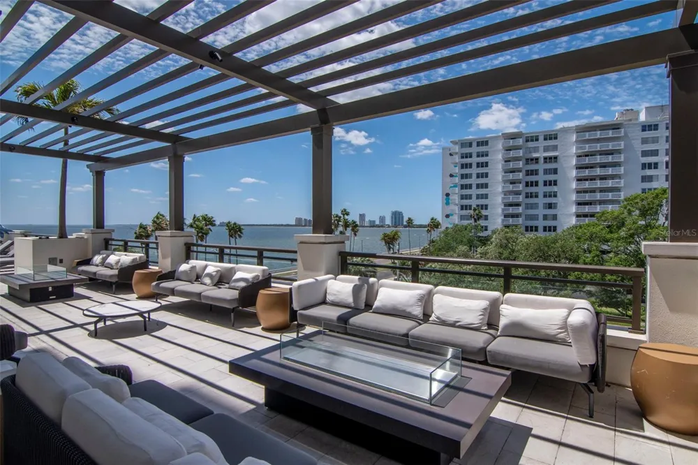 2103 BAYSHORE BOULEVARD #602 Tampa, FL 33606