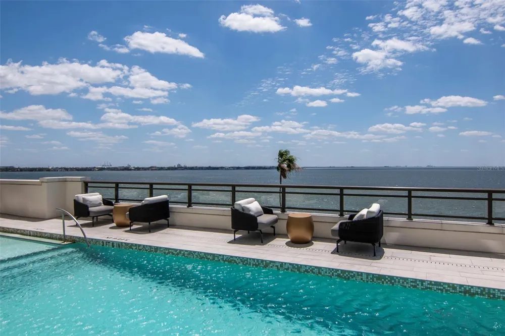 2103 BAYSHORE BOULEVARD #602 Tampa, FL 33606