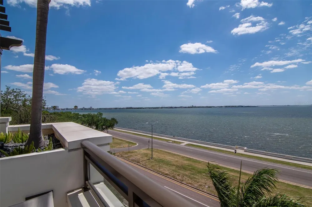 2103 BAYSHORE BOULEVARD #602 Tampa, FL 33606