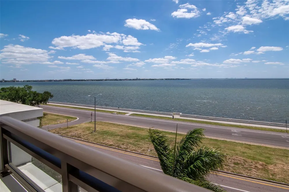 2103 BAYSHORE BOULEVARD #602 Tampa, FL 33606