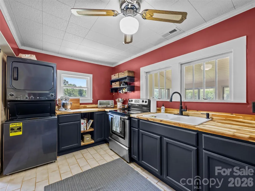 1305 Halltown Road Spruce Pine, NC 28777