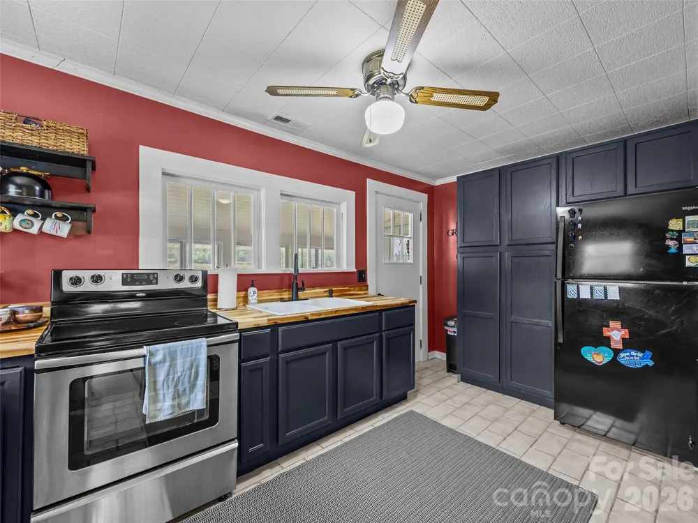 1305 Halltown Road Spruce Pine, NC 28777