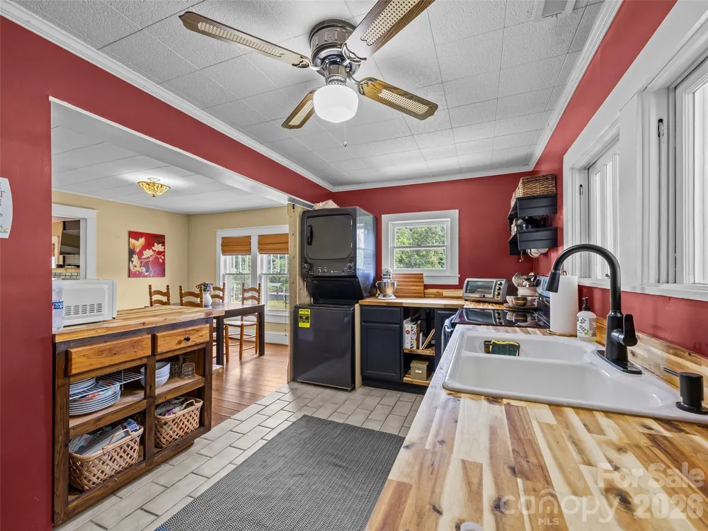 1305 Halltown Road Spruce Pine, NC 28777
