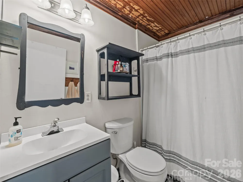 1305 Halltown Road Spruce Pine, NC 28777