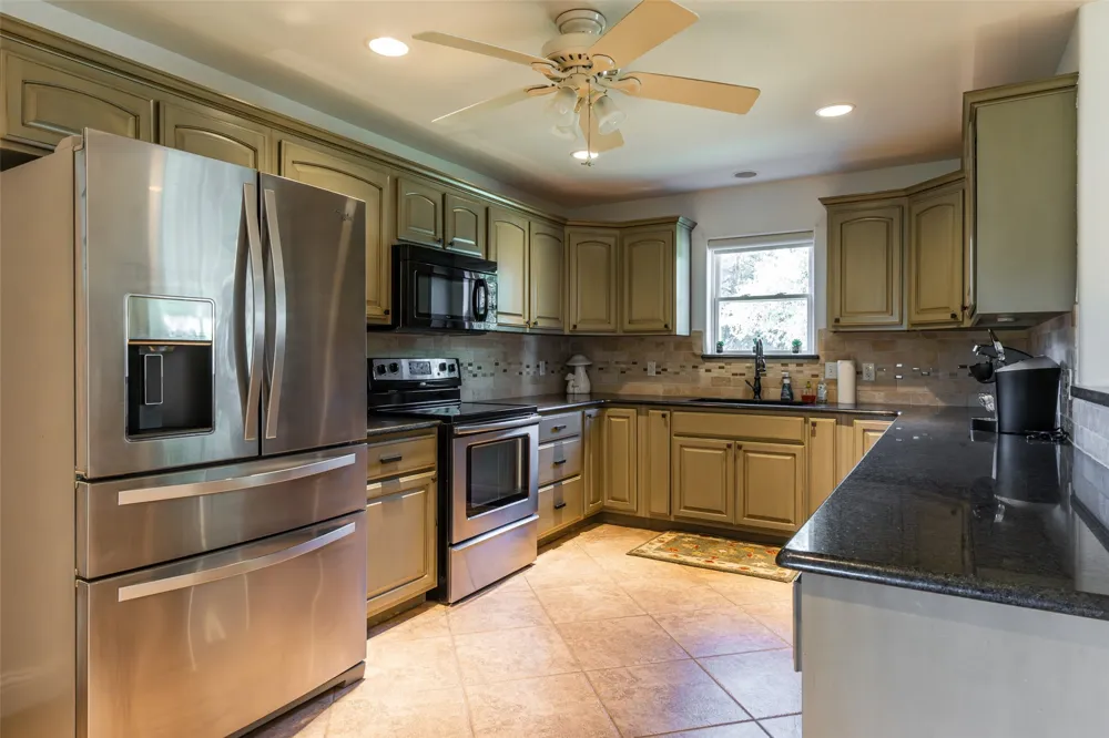 104 Private Road 216 Whitney, TX 76692