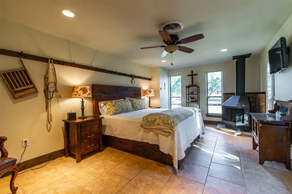 104 Private Road 216 Whitney, TX 76692