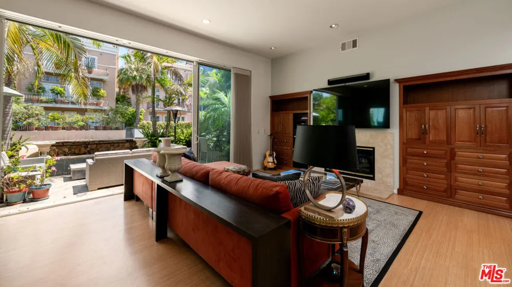 3705 Esplanade Marina del Rey, CA 90292