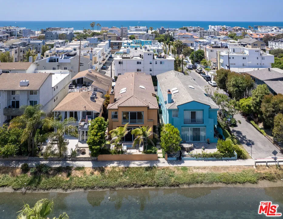 3705 Esplanade Marina del Rey, CA 90292