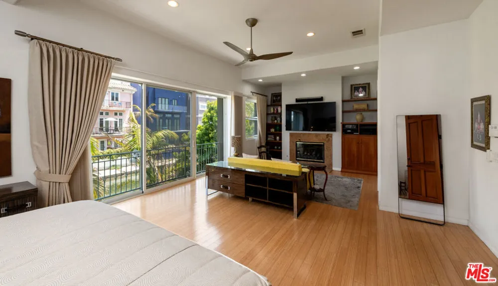 3705 Esplanade Marina del Rey, CA 90292
