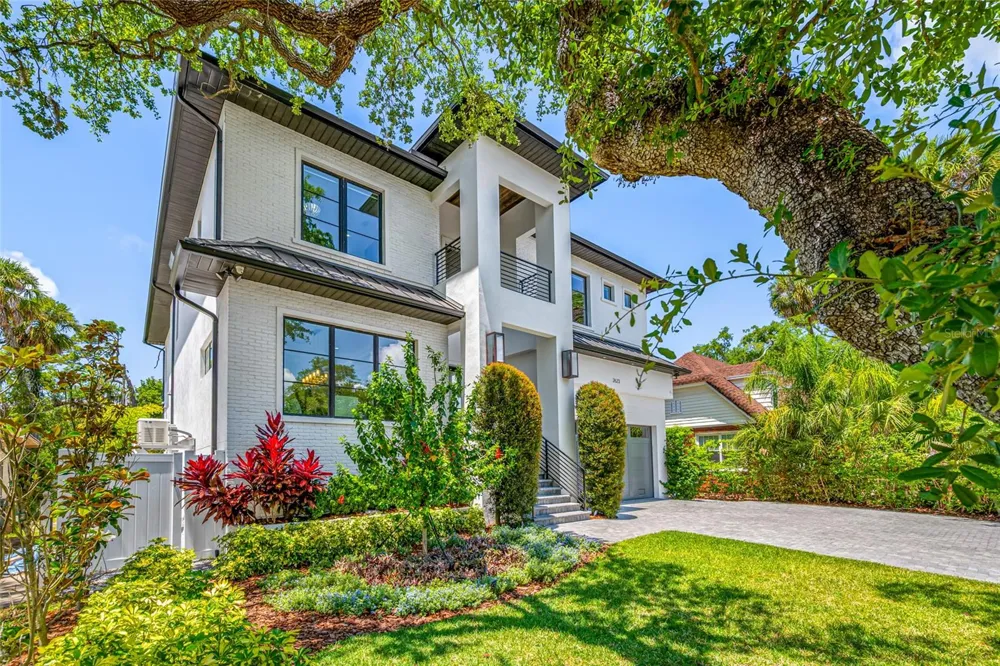 2623 S PARKVIEW STREET Tampa, FL 33629