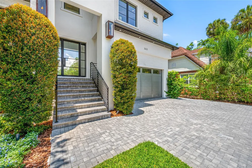 2623 S PARKVIEW STREET Tampa, FL 33629