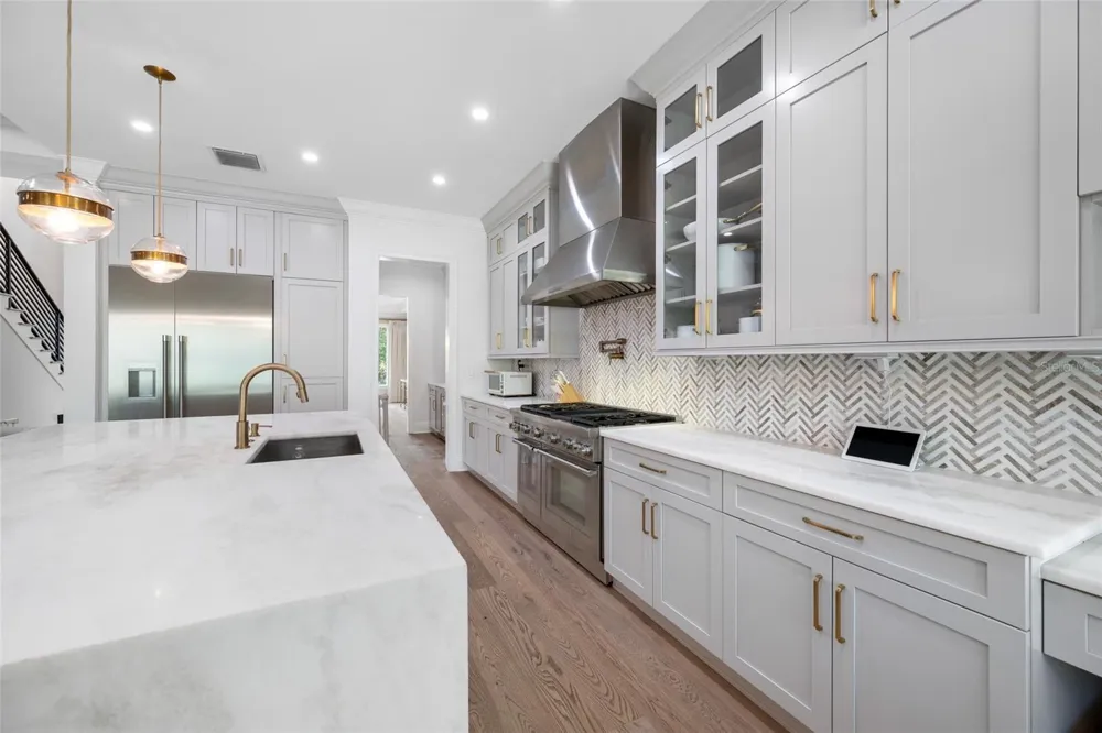 2623 S PARKVIEW STREET Tampa, FL 33629