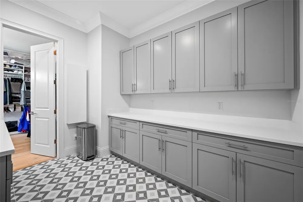 2623 S PARKVIEW STREET Tampa, FL 33629