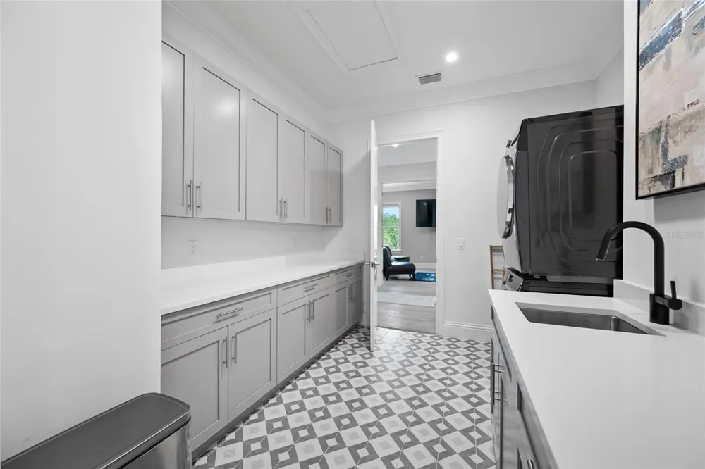 2623 S PARKVIEW STREET Tampa, FL 33629