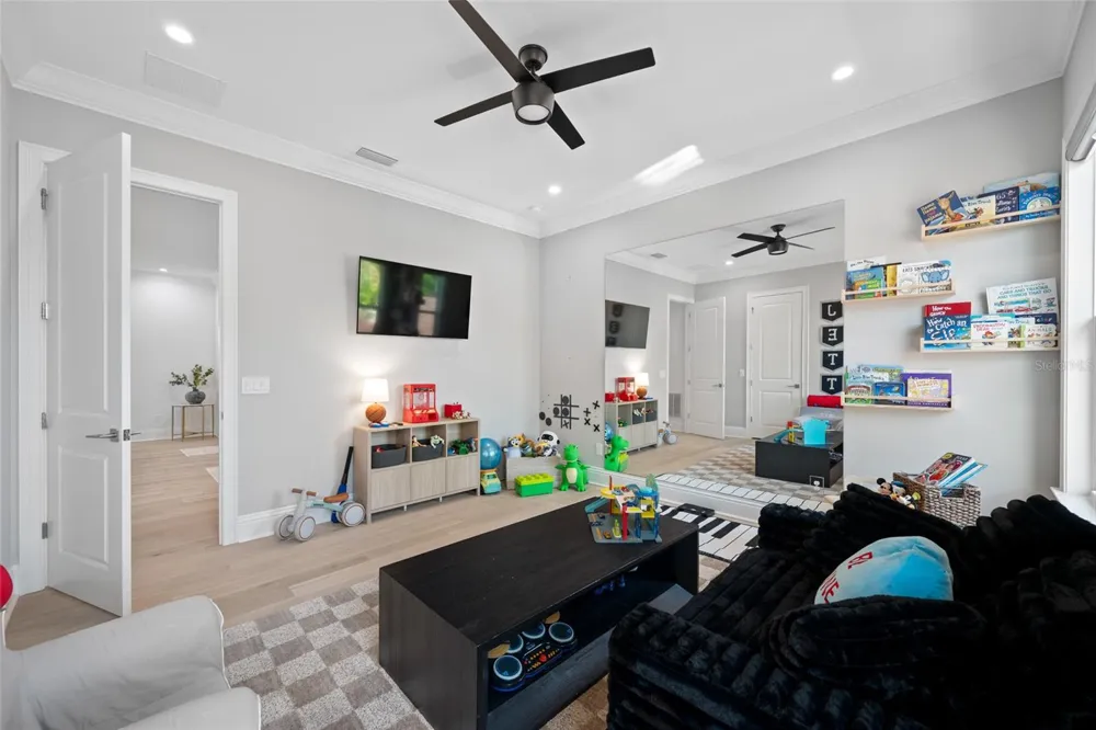 2623 S PARKVIEW STREET Tampa, FL 33629