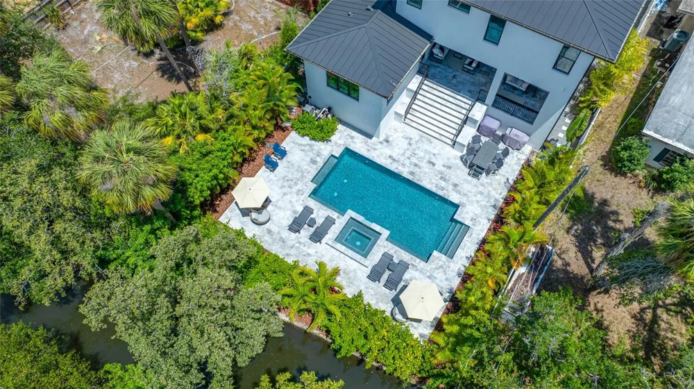 2623 S PARKVIEW STREET Tampa, FL 33629