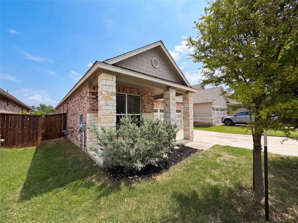 401 Fort William Street #33 Hutto, TX 78634