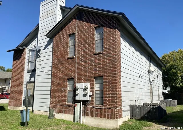 806 Station Converse, TX 78109