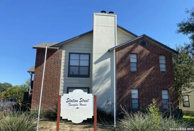 806 Station Converse, TX 78109