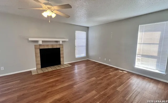 806 Station Converse, TX 78109