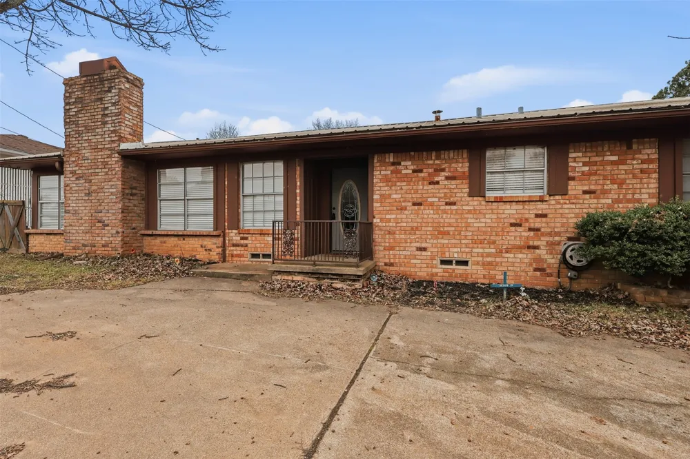 128 Laura Drive Mineola, TX 75773