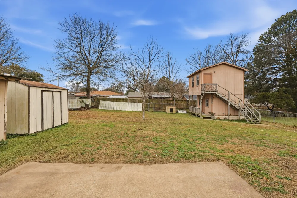 128 Laura Drive Mineola, TX 75773