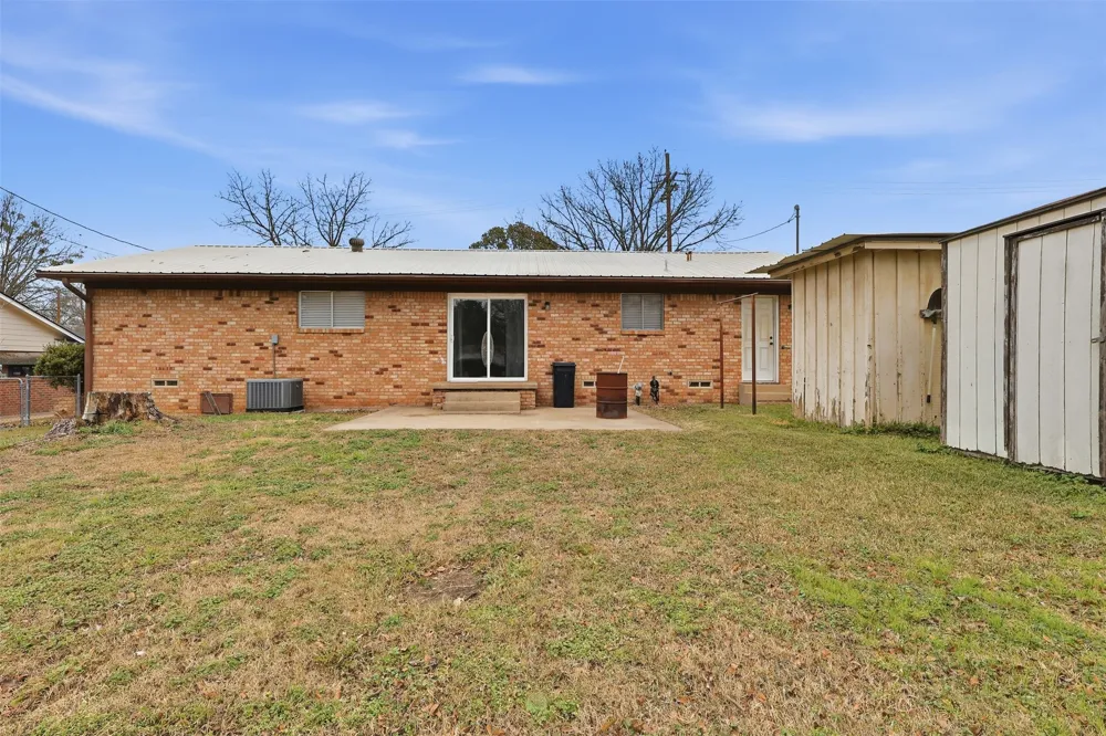 128 Laura Drive Mineola, TX 75773