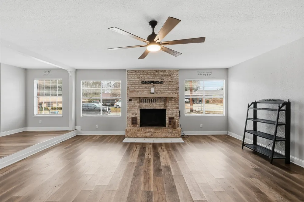 128 Laura Drive Mineola, TX 75773