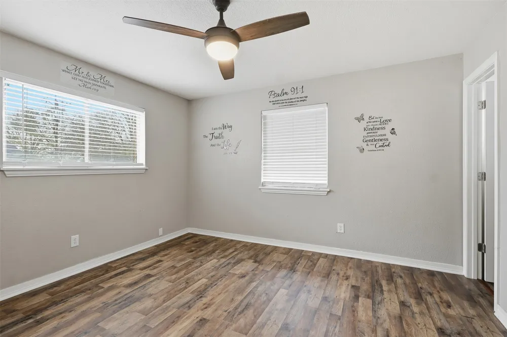 128 Laura Drive Mineola, TX 75773