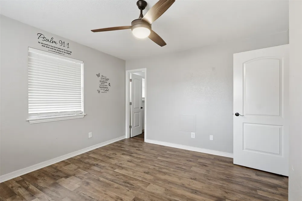 128 Laura Drive Mineola, TX 75773