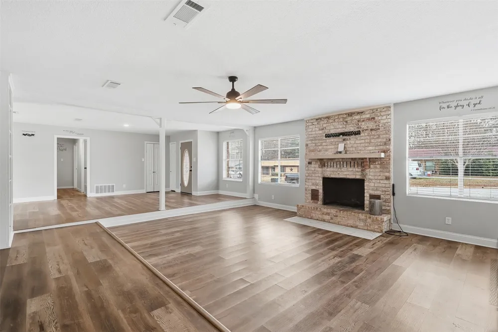 128 Laura Drive Mineola, TX 75773