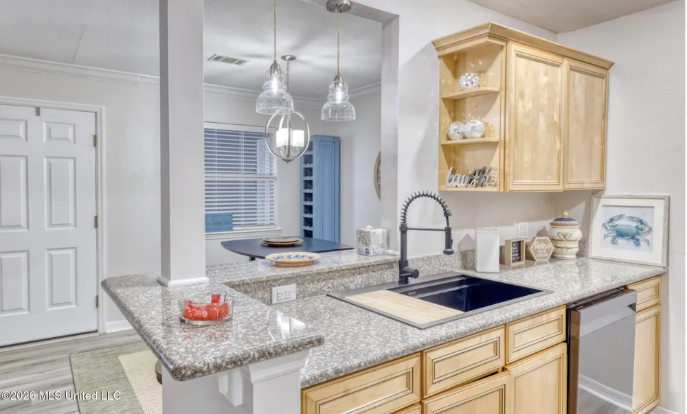 1282 E Beach Boulevard Biloxi, MS 39530