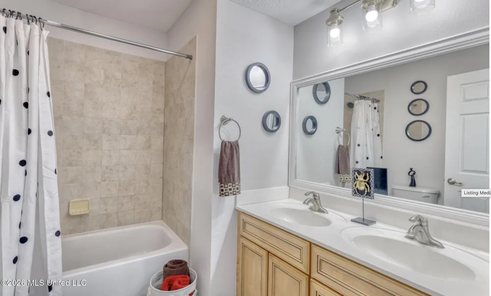 1282 E Beach Boulevard Biloxi, MS 39530