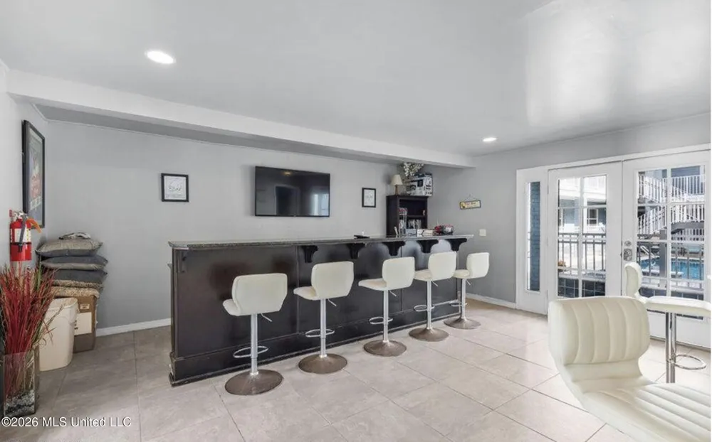 1282 E Beach Boulevard Biloxi, MS 39530