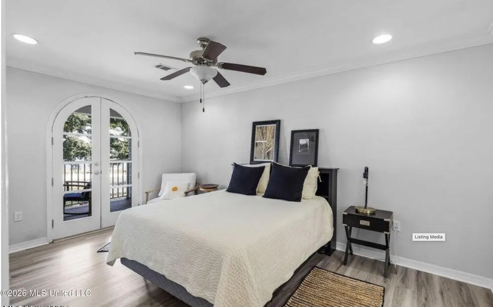 1282 E Beach Boulevard Biloxi, MS 39530