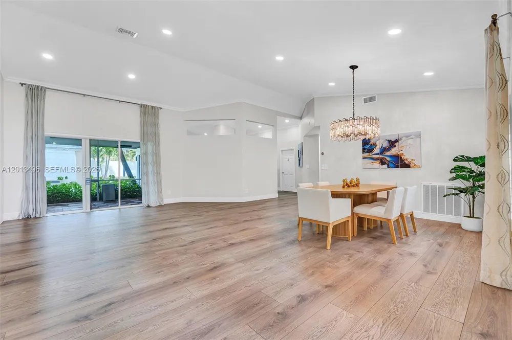 4133 NW 81st Ter Coral Springs, FL 33065