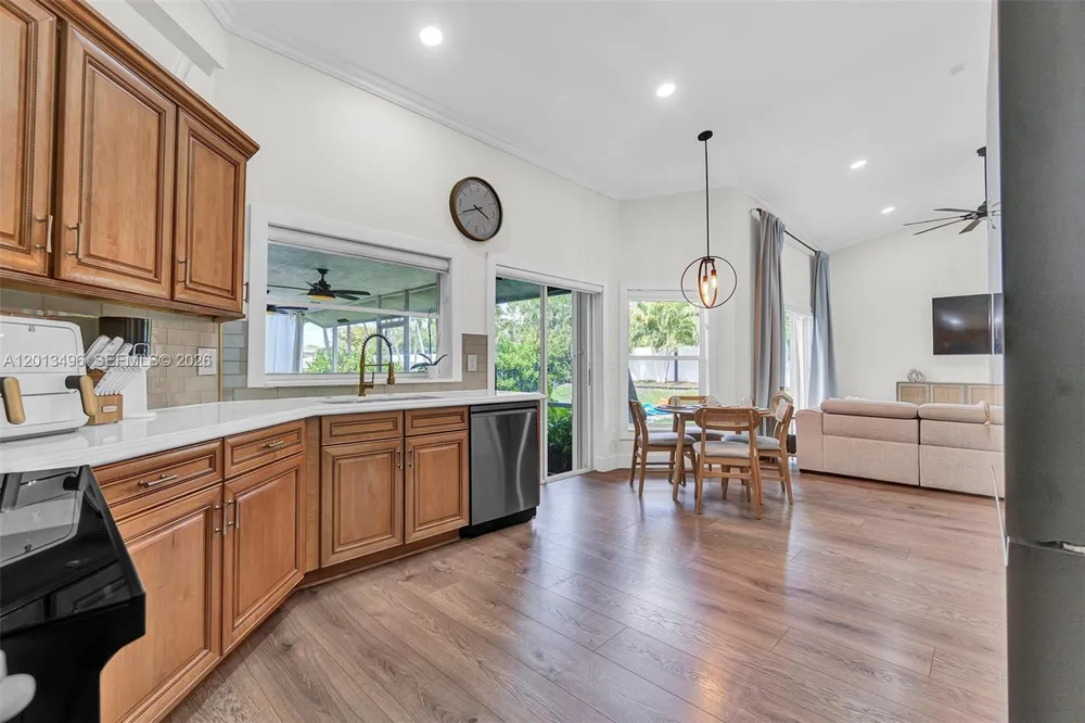 4133 NW 81st Ter Coral Springs, FL 33065