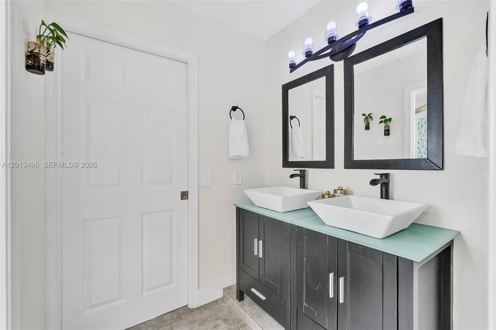 4133 NW 81st Ter Coral Springs, FL 33065