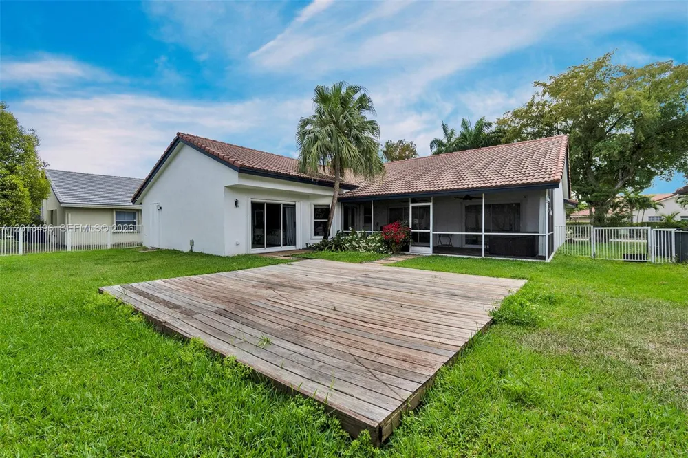 4133 NW 81st Ter Coral Springs, FL 33065