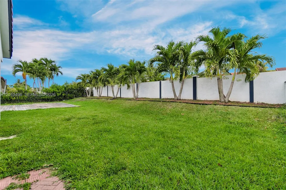 4133 NW 81st Ter Coral Springs, FL 33065