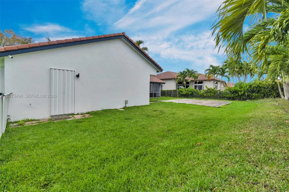 4133 NW 81st Ter Coral Springs, FL 33065