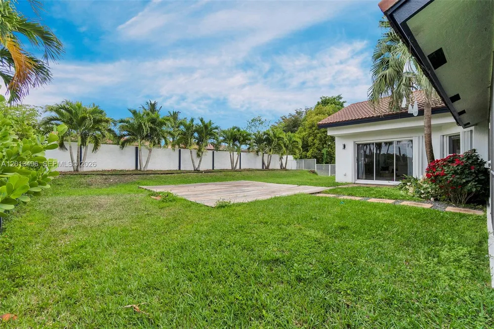 4133 NW 81st Ter Coral Springs, FL 33065
