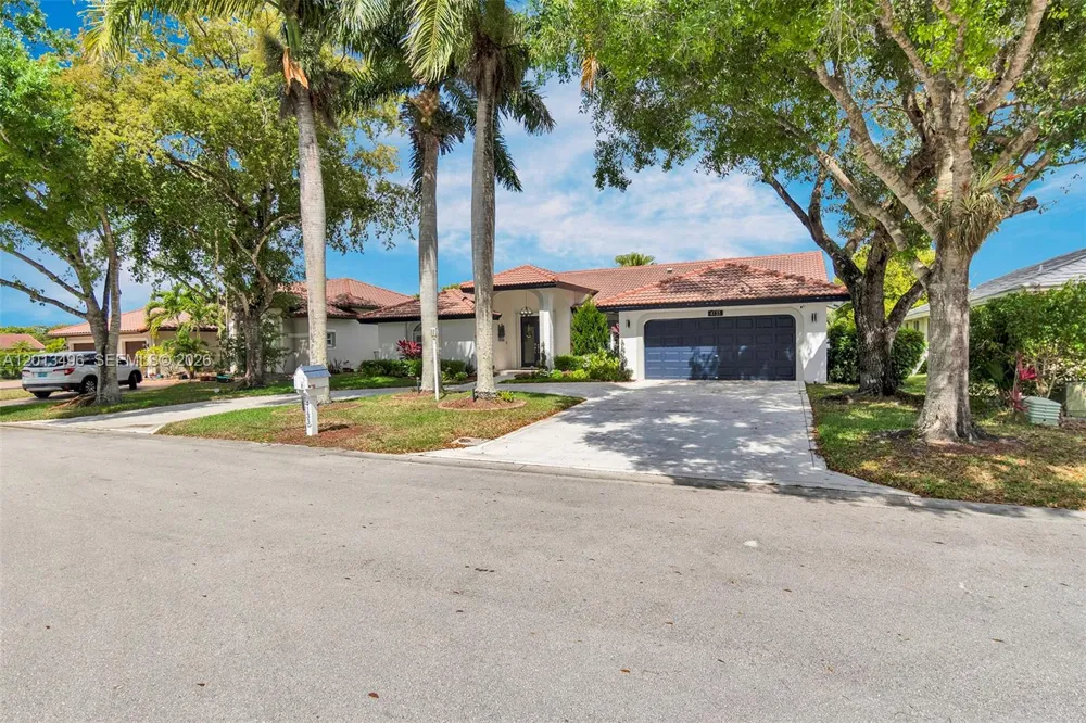 4133 NW 81st Ter Coral Springs, FL 33065