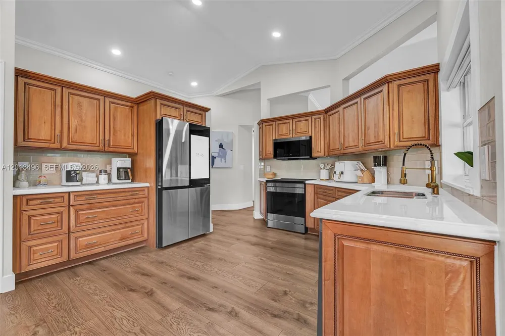 4133 NW 81st Ter Coral Springs, FL 33065