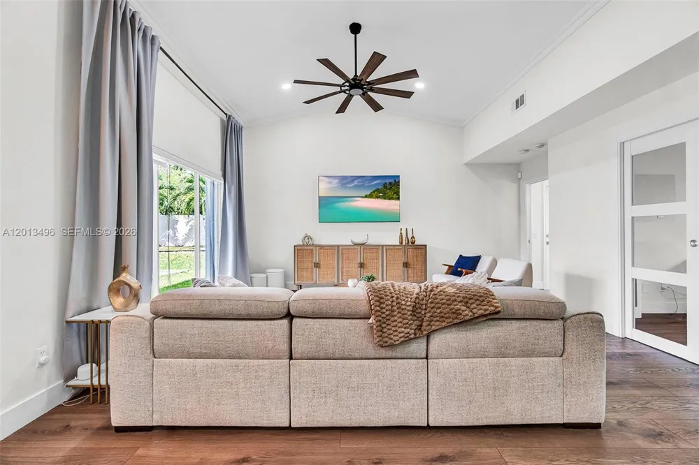 4133 NW 81st Ter Coral Springs, FL 33065