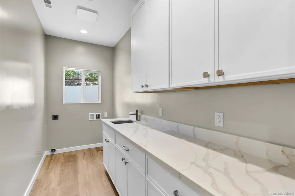 3870 Rojo Tierra Rd La Mesa, CA 91941