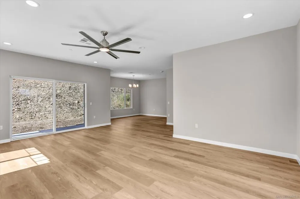 3870 Rojo Tierra Rd La Mesa, CA 91941