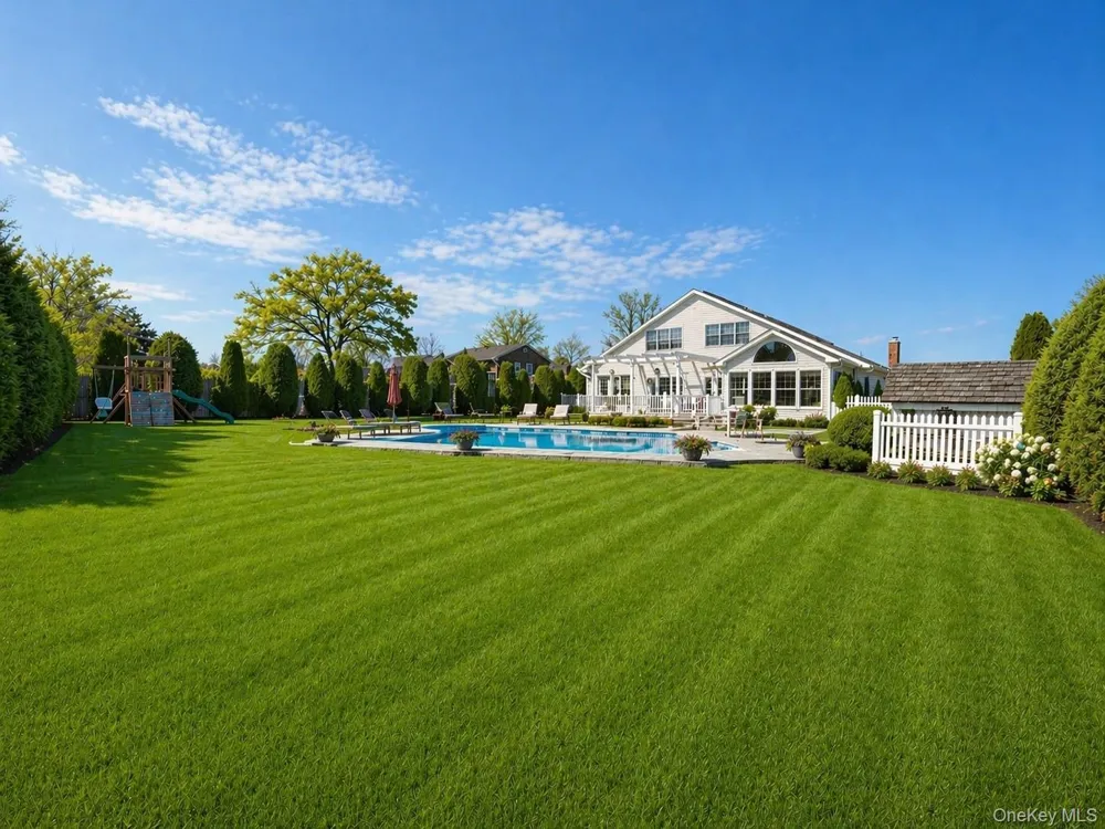 88 Pace Drive S West Islip, NY 11795