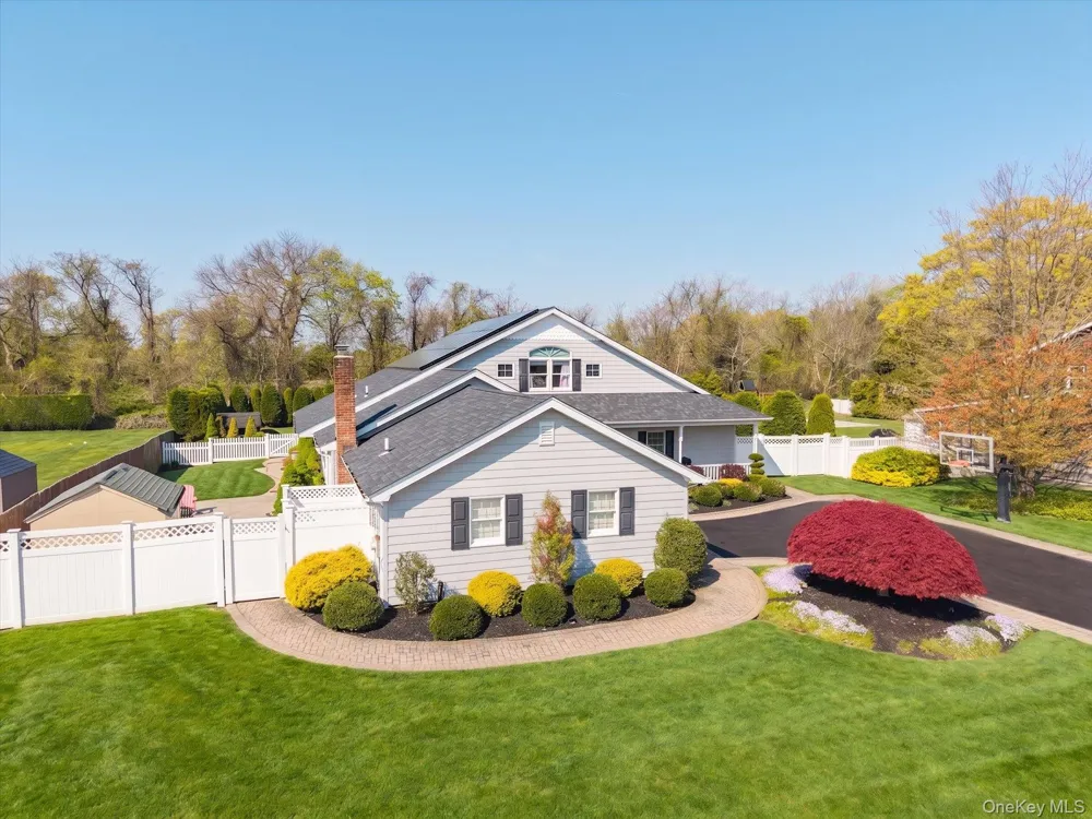 88 Pace Drive S West Islip, NY 11795